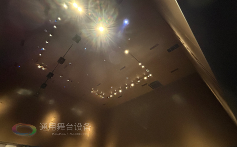 高效安裝舞臺吊桿、阻燃幕布，助力博物館多功能舞臺升級